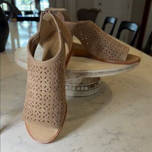 Chic Brown Sandals with Cutout Design